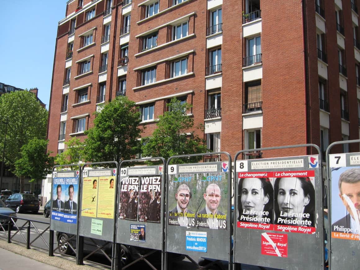 Détail de panneaux de la présidentielle française de 2007.